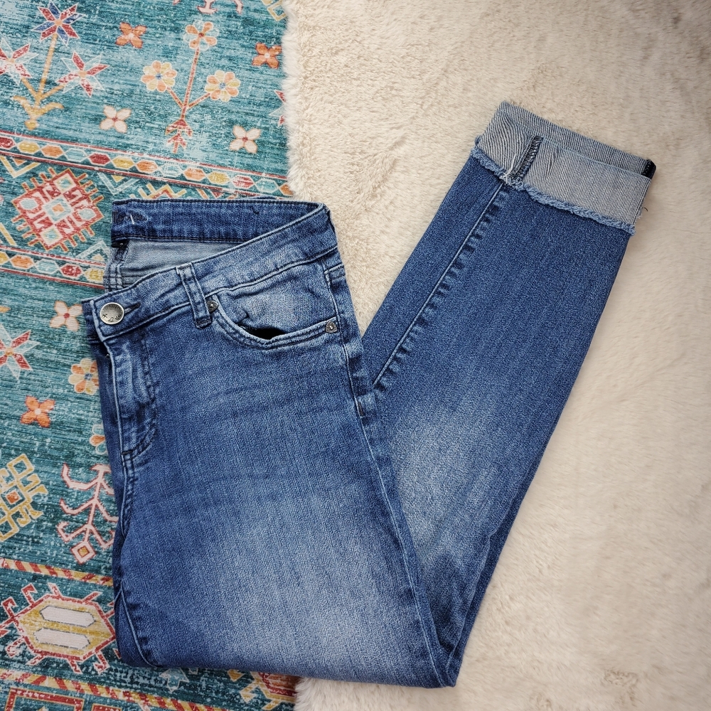 Kut from the Kloth Emelina Ankle Straight Jeans 8